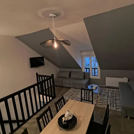 La Perchee 9 Personnes Wifi 아파트 *